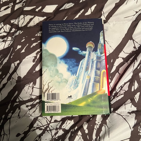Harry Potter And The Deathly Hollows Book! - Picture 3 of 5